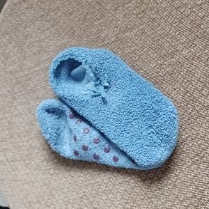 Ruffled blue slipper socks